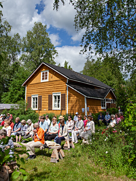 Kes&auml;p&auml;iv&auml;t